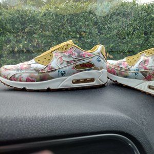 Size 8 Nike Air Max